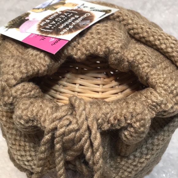 Tan winter hat D&Y ponyflo or snood NEW - Picture 6 of 13